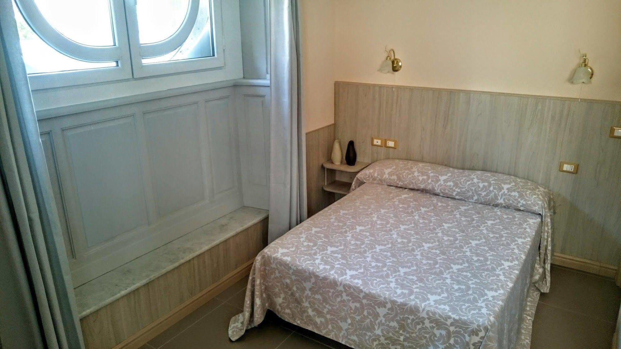 Hotel Cantore Genova Esterno foto