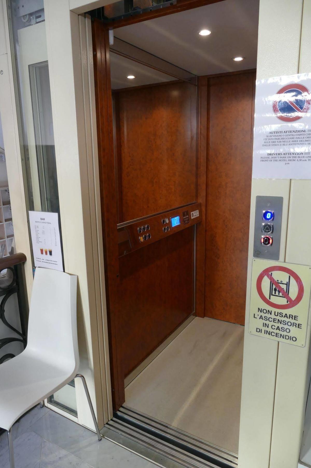 Hotel Cantore Genova Esterno foto