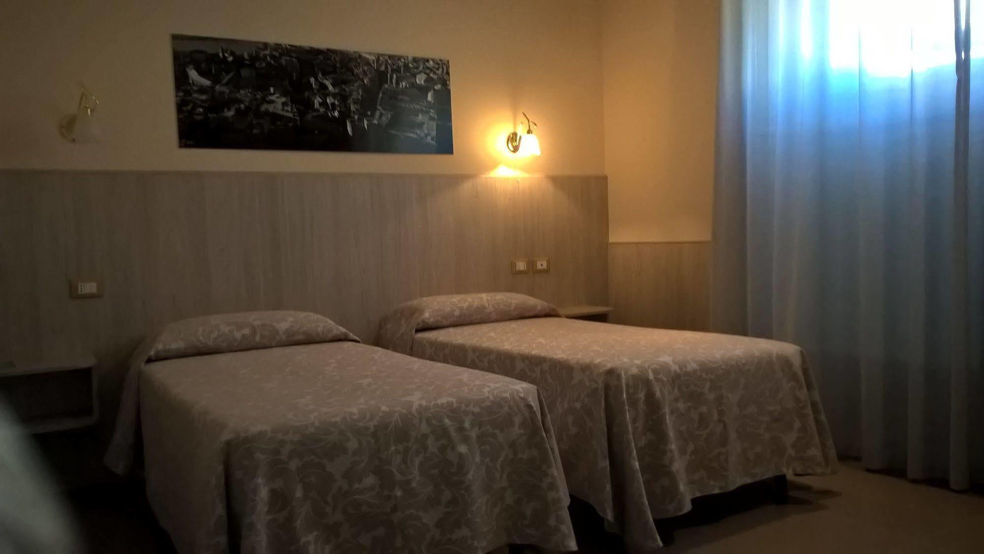 Hotel Cantore Genova Esterno foto